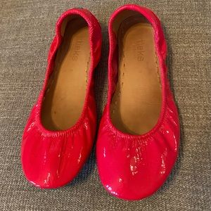 Size 8 Razzleberry Tieks